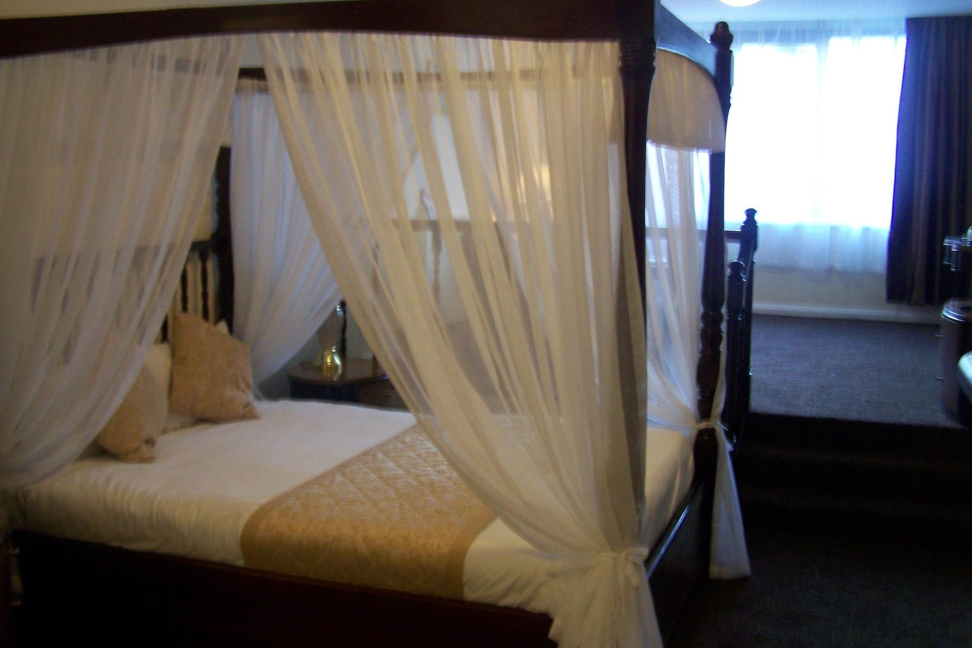 Отель Britannia Centre 3*