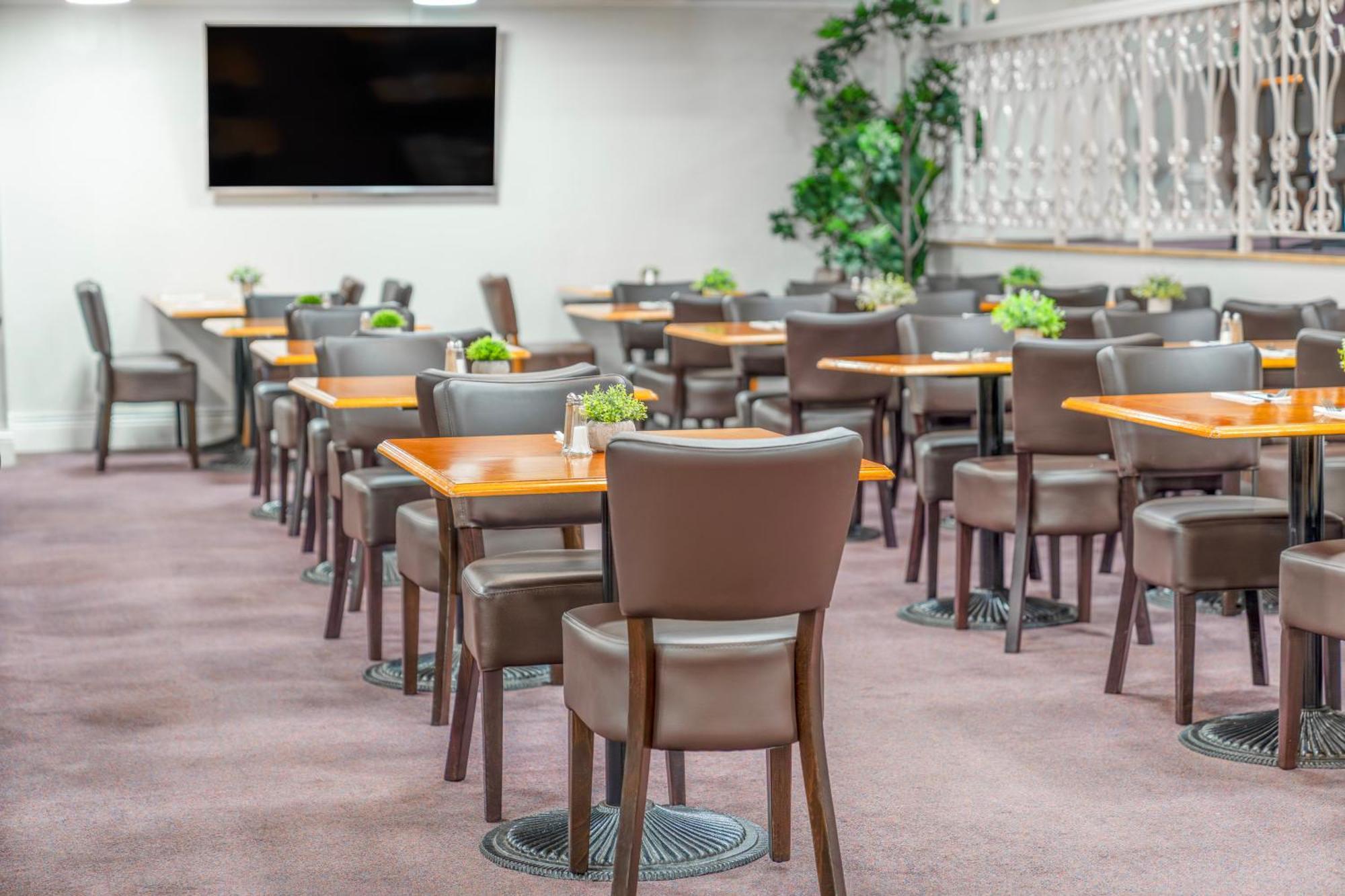 Britannia Centre Отель 3*