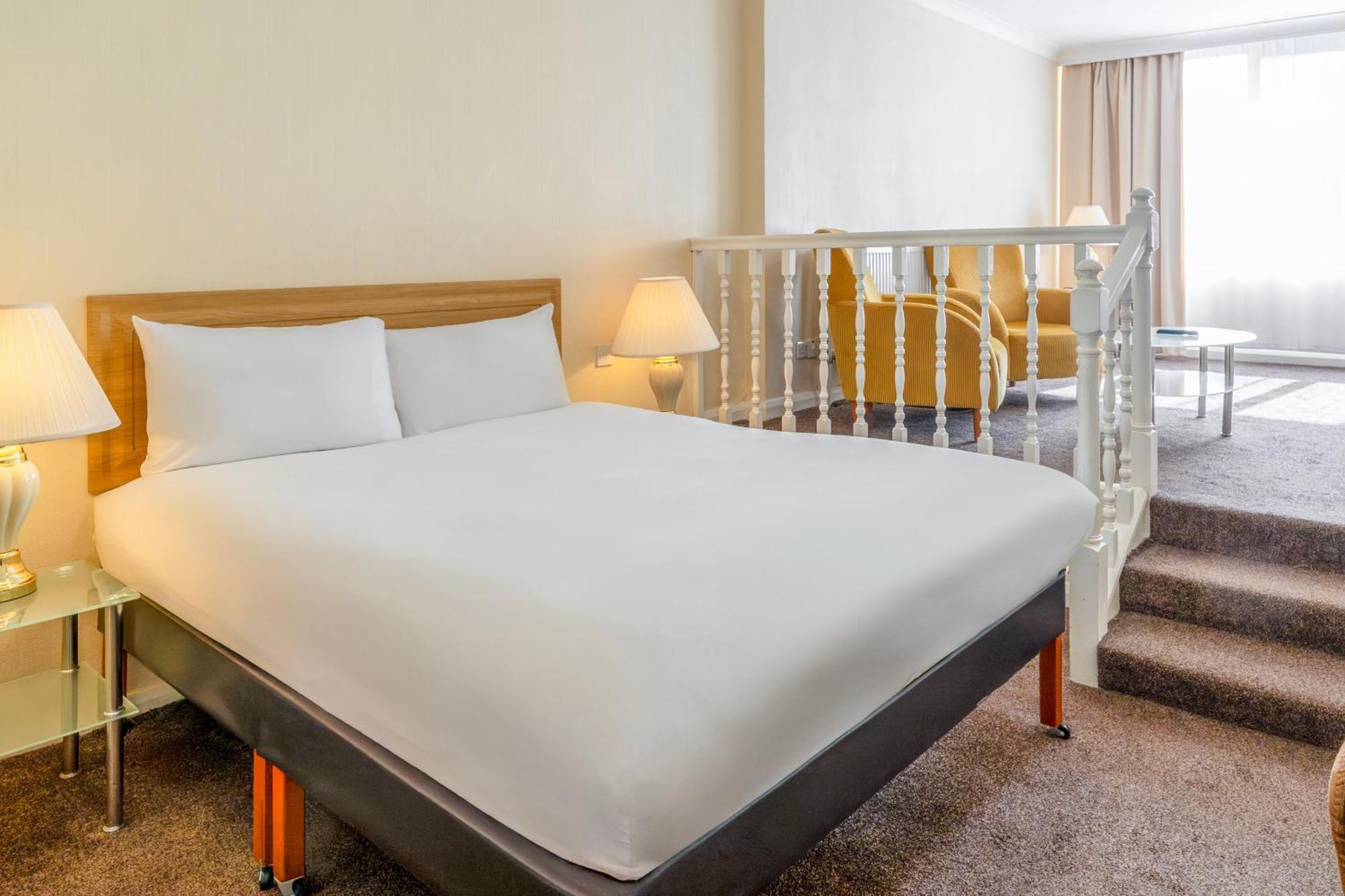 Отель Britannia Centre 3*